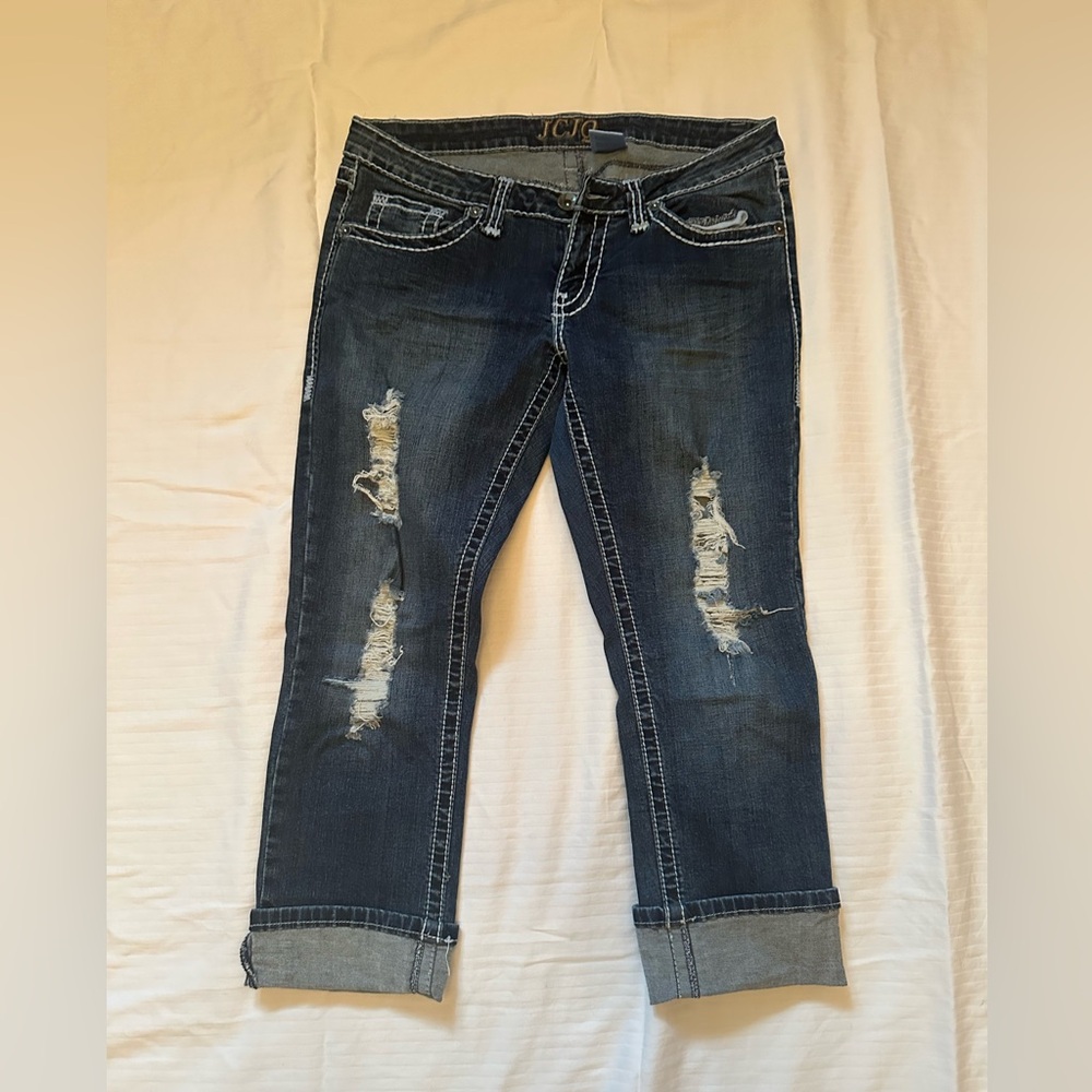 Stylish Distressed Cropped Blue Jeans
